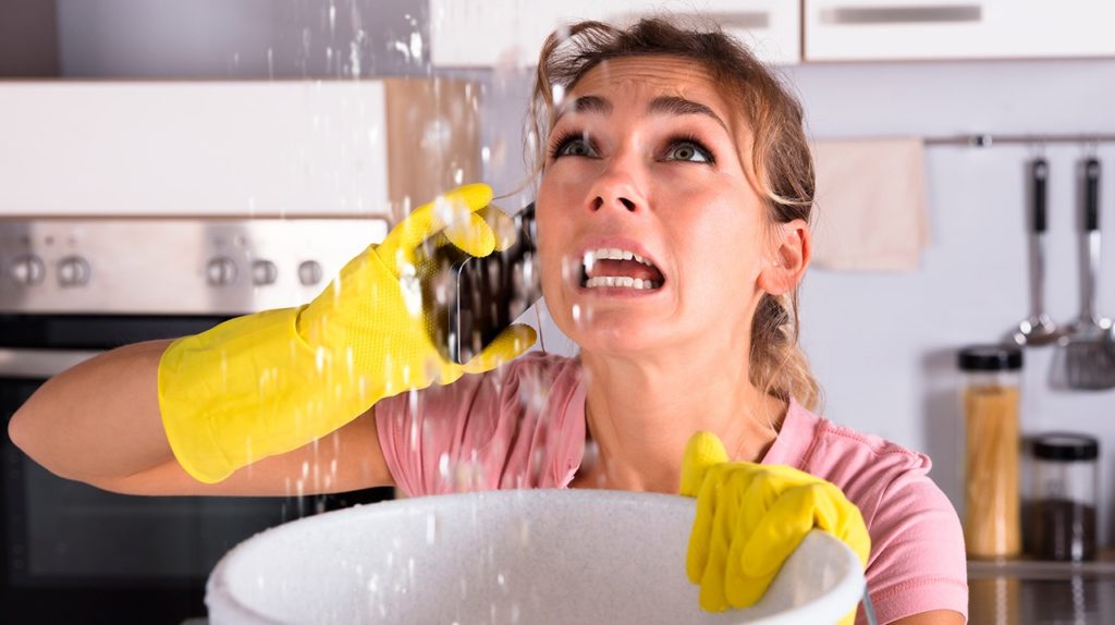 Jak używać osuszacza powietrza do usuwania skutków zalania?